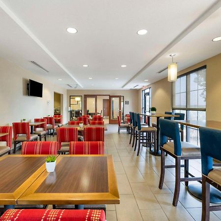 Comfort Suites Карлсбад Екстер'єр фото