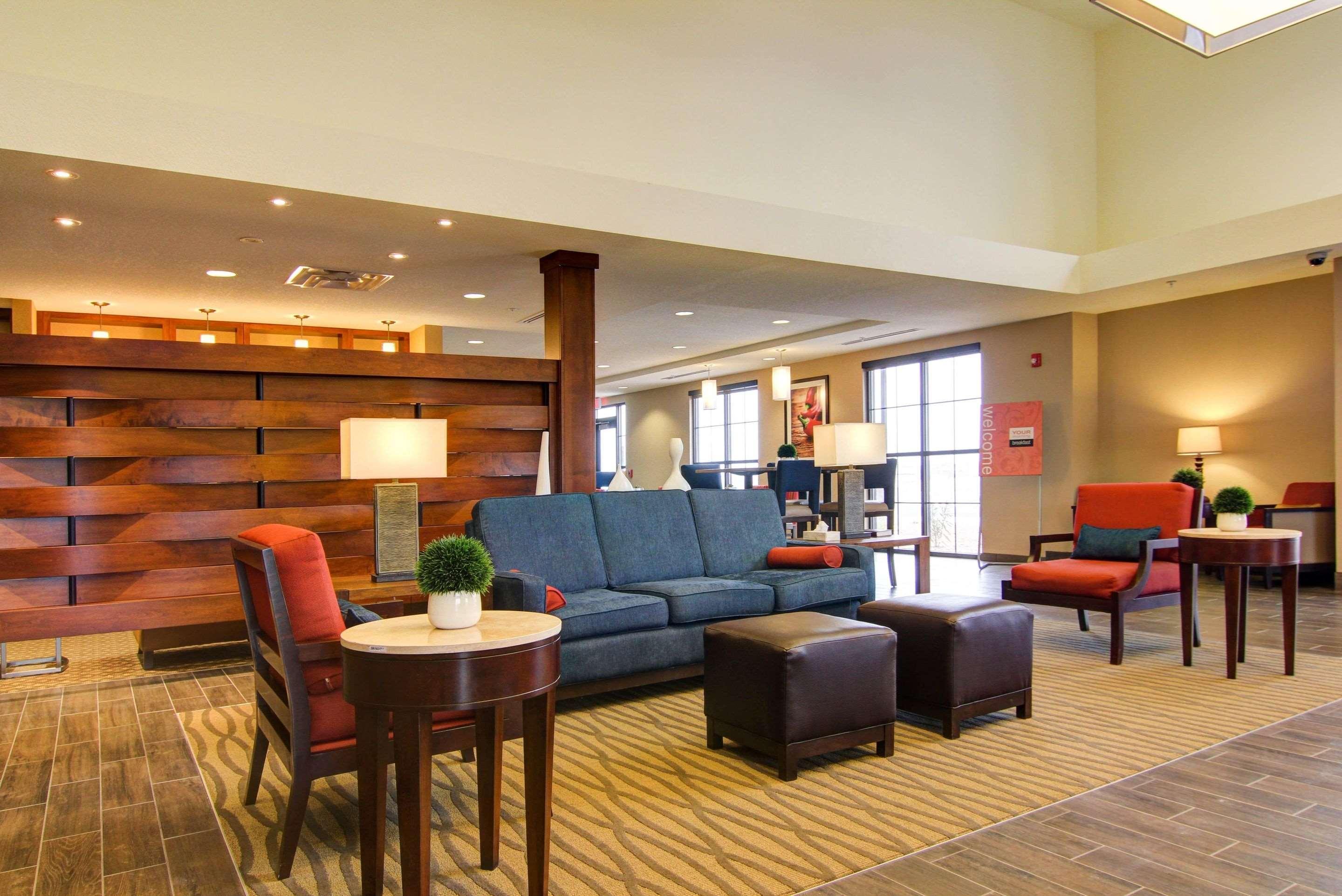 Comfort Suites Карлсбад Екстер'єр фото